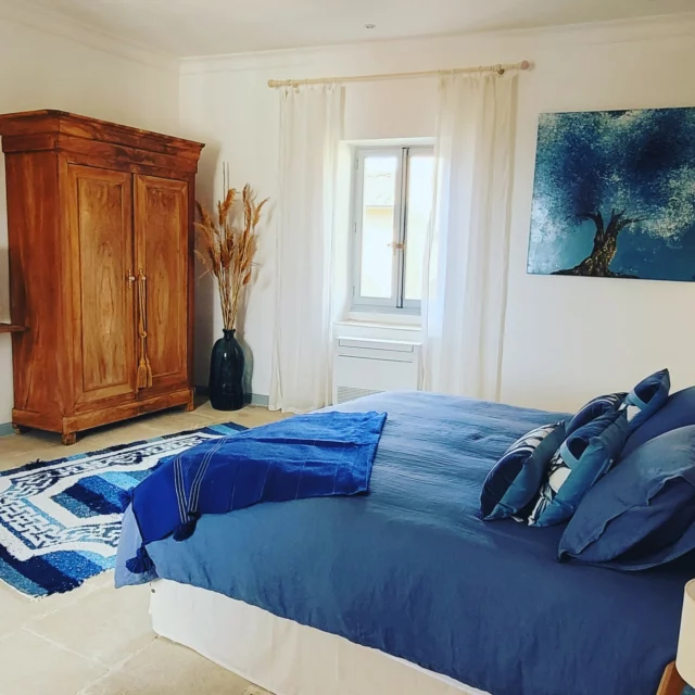 Pensez à réserver juillet/Août : 1 nuit, 3 nuits, 1 semaine 
Suite/appartement
Piscine, Balnéo, spa, massage
Pour réserver :
06 75 14 22 41 ou 06 22 56 75 53